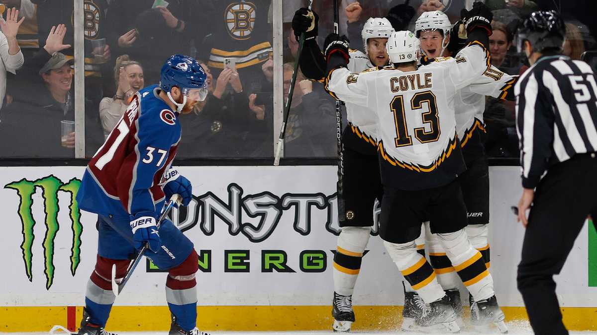 Bruins improve record home start to 14-0 by beating Avalanche