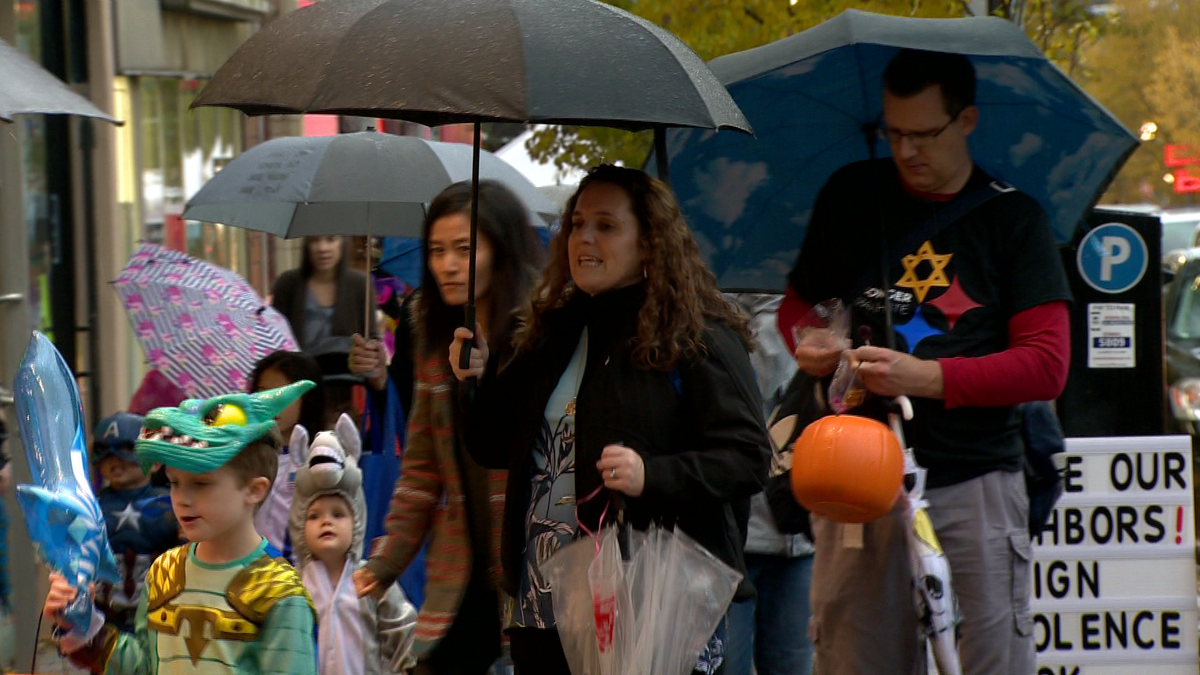 Squirrel Hill community participates in Halloween