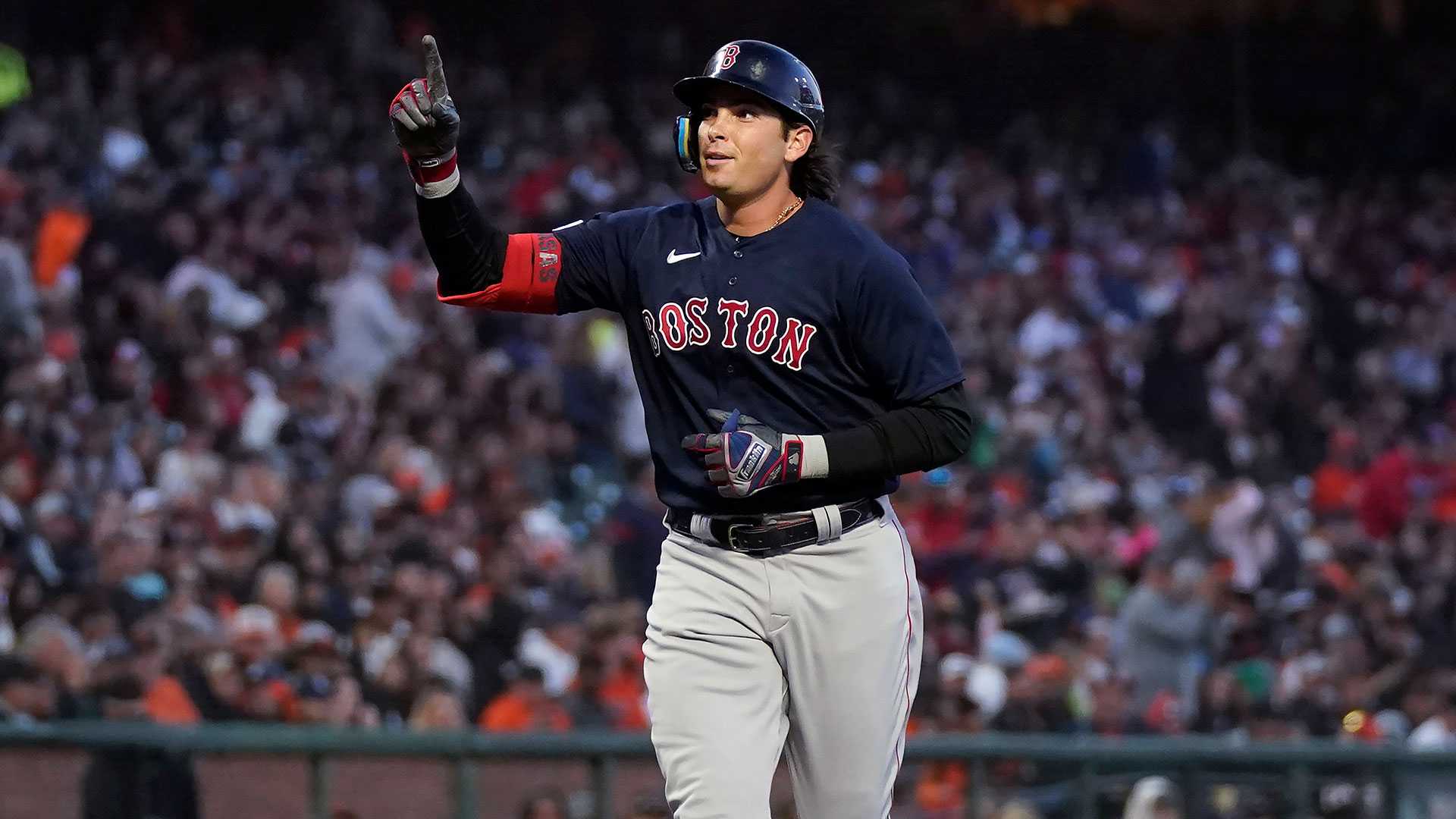 Casas leads Red Sox past Giants for fifth straight win