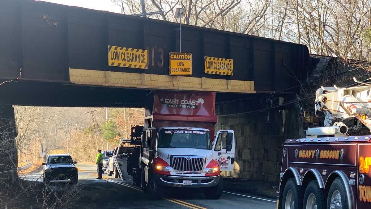 Truck Gets Stuck Under Weston Bridge 5411