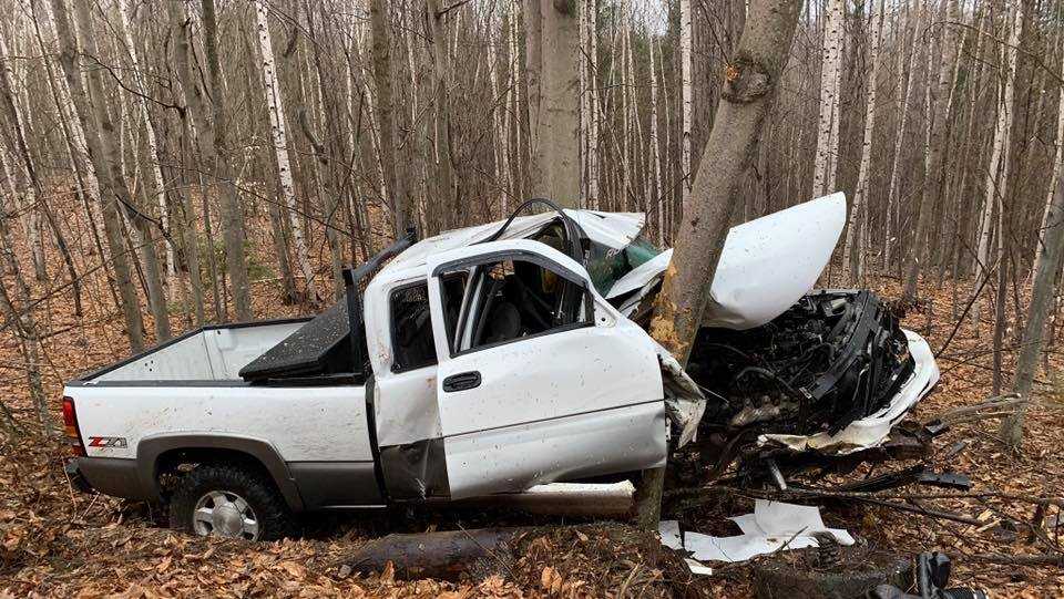 One person injured after truck slams into tree in Sabattus