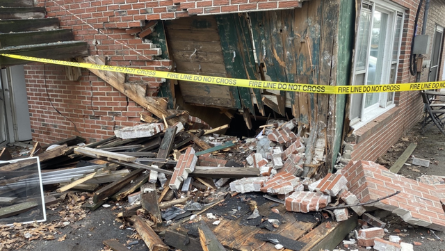 Man hurt after truck slams into Gorham apartment building - Vimarsana News
