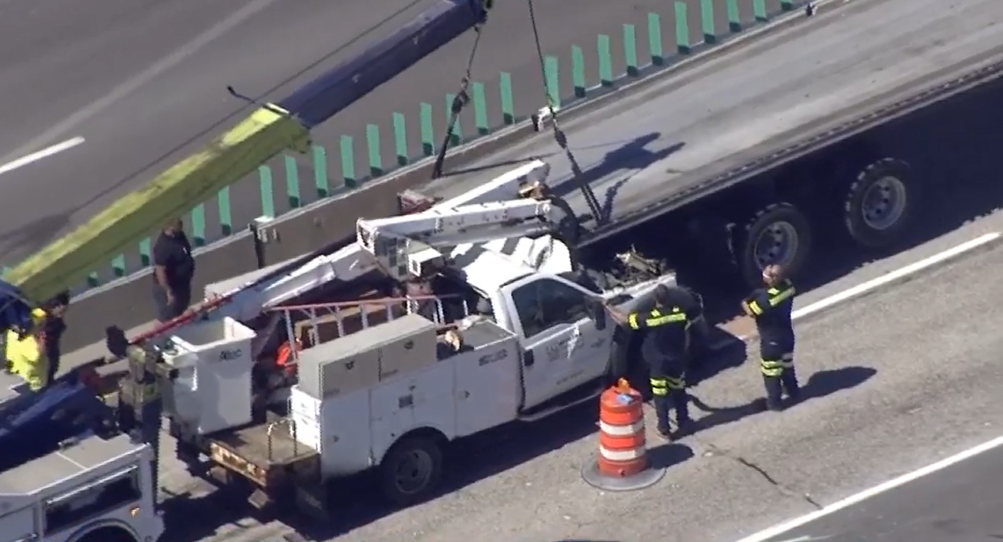 Truck Under Flatbed Semi: Freeway Closure On I-43 NB Near Brown Deer Rd.