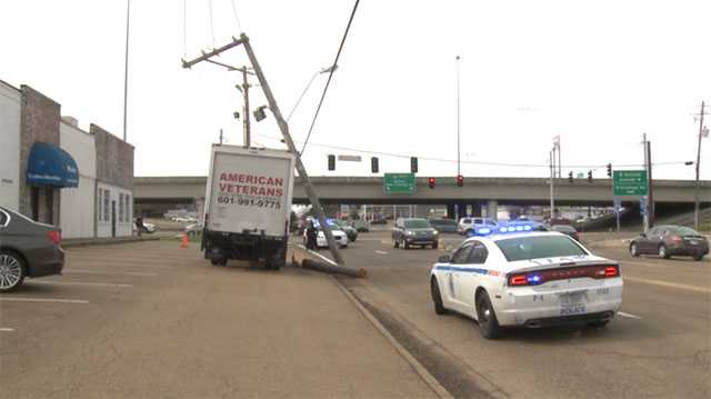 Truck takes out power pole, knocking out power to hundreds