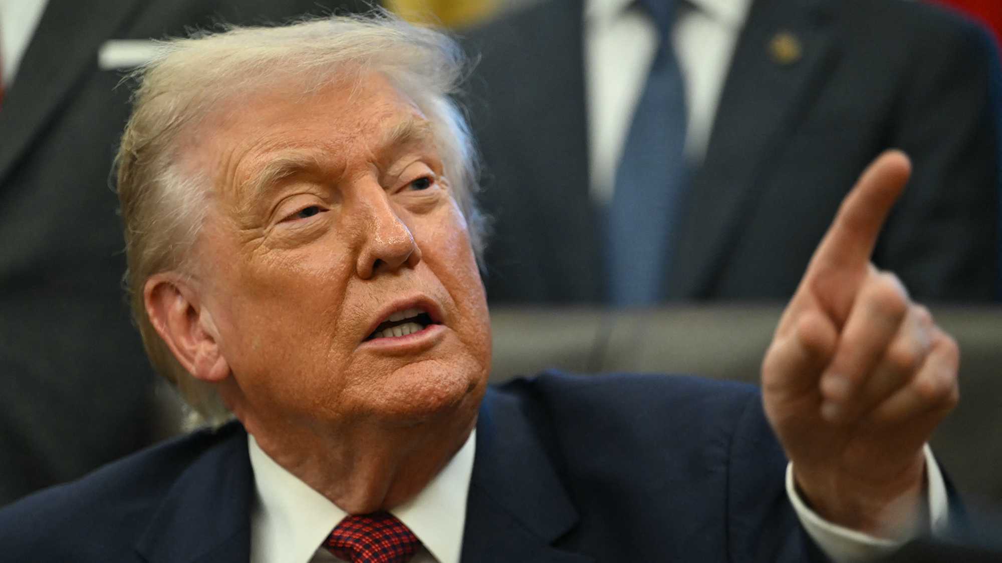 Trump drifts into campaign topics while addressing defense summit in Pa.