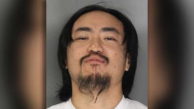 Tswj Vang, 32