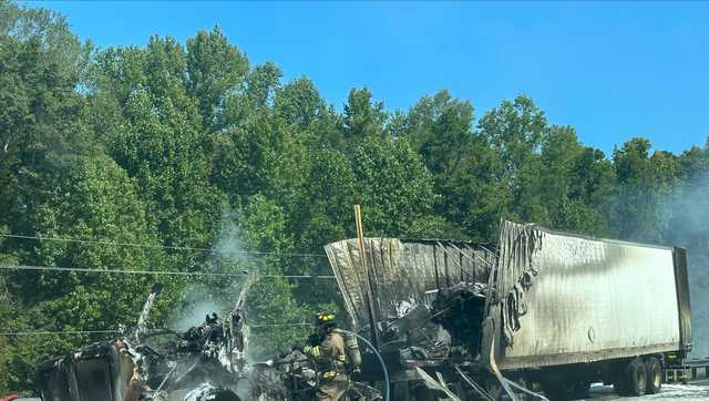 South Carolina: Tractor-trailer fire closes lanes - Vimarsana News