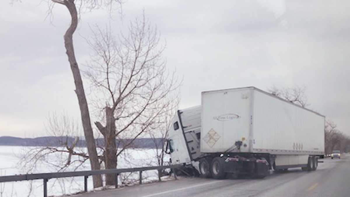 Jackknifed tractortrailer prompts closure of Sandbar Causeway