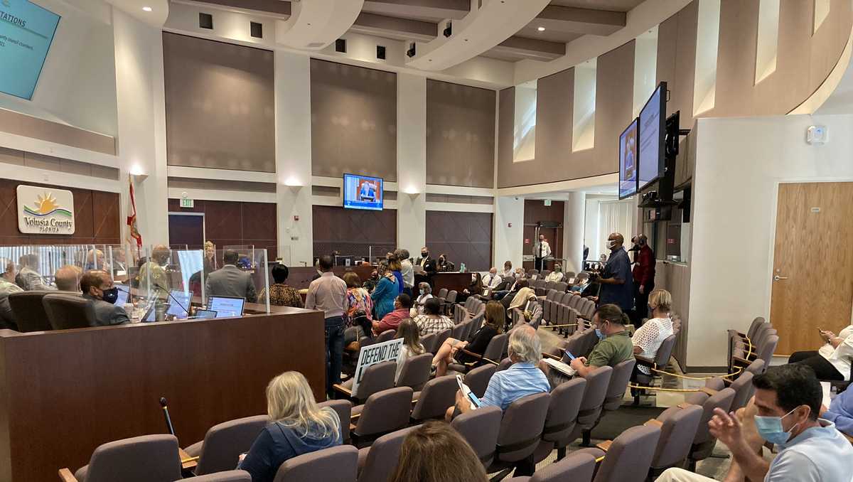 Volusia County leaders discuss short term rentals