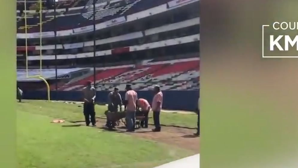 Estadio Azteca turf issues plague Chiefs-Chargers a year after NFL debacle