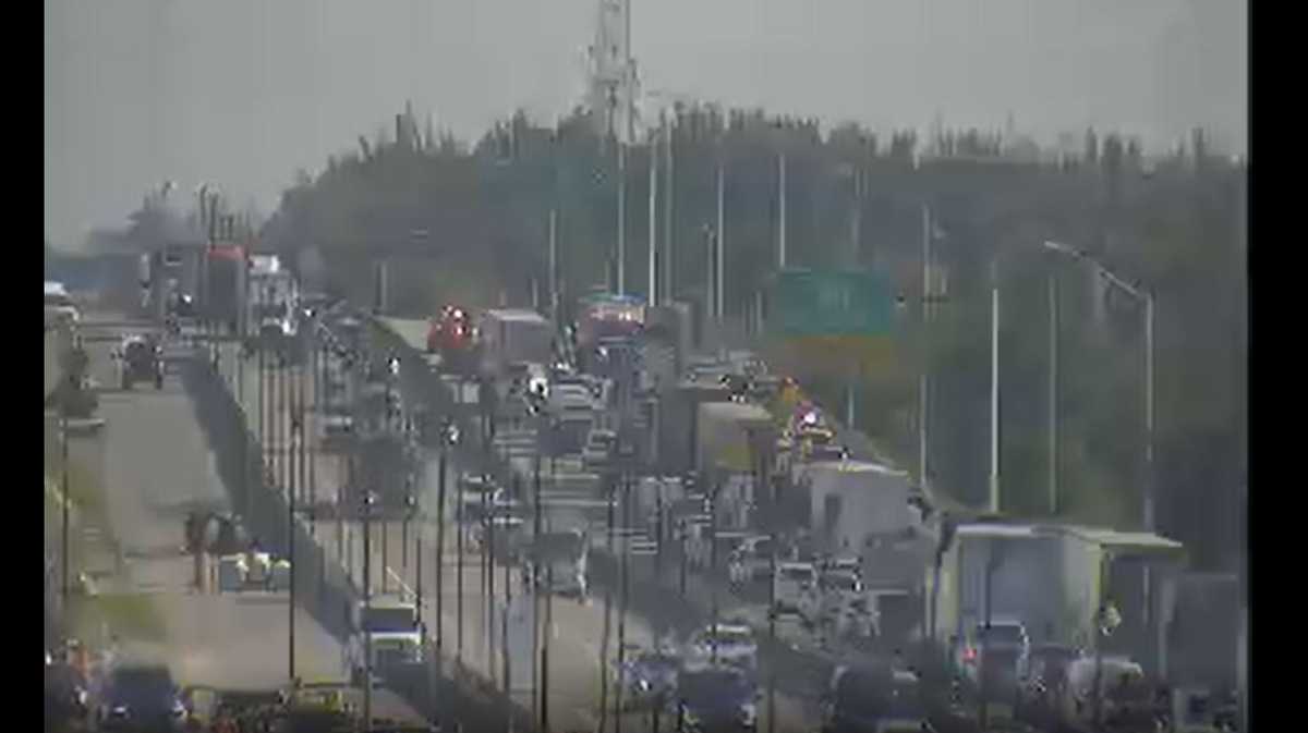 Florida Turnpike NB closed in Lake Worth after crash