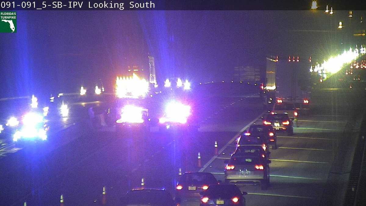 Southbound lanes blocked along Turnpike near Lantana Road