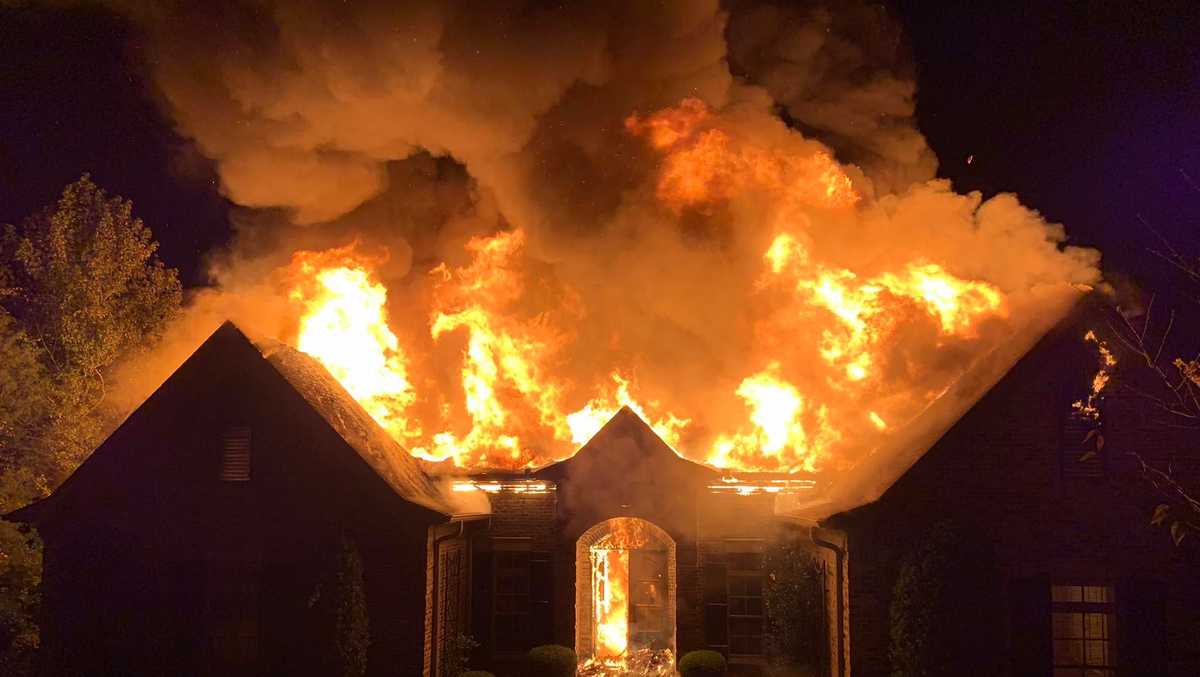 Man, 2 children killed in Alabama house fire