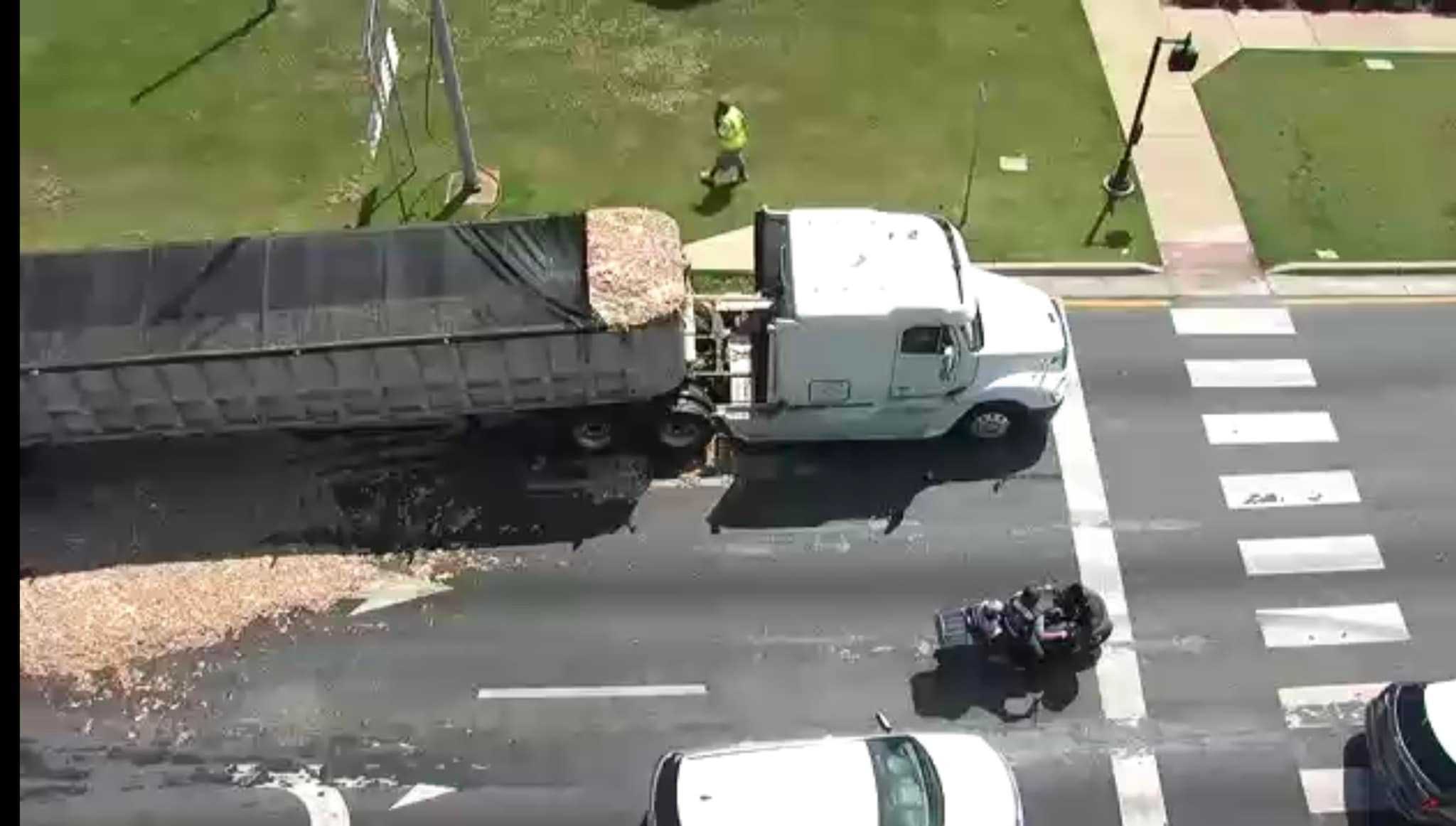 Tuscaloosa road closed due to chicken parts spill