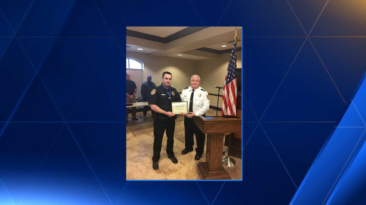Officer receives medal of valor