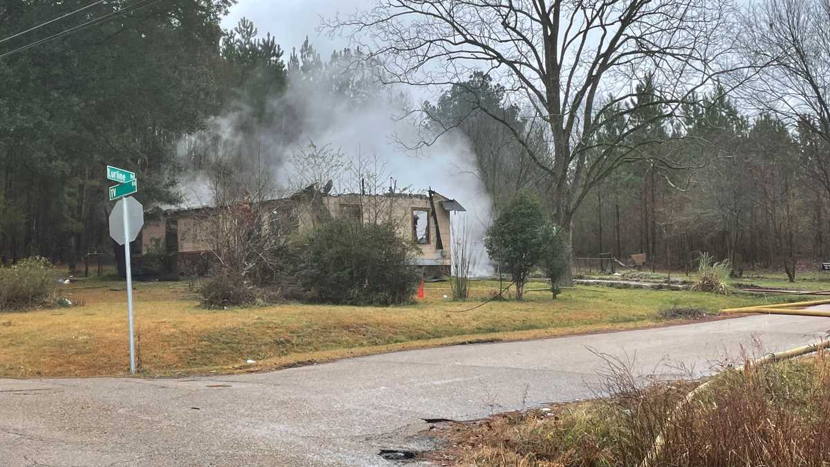 Fire destroys vacant house on TV Road