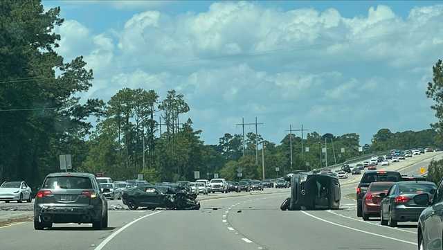 Georgia: 7 patients injured in crash, children possibly ejected - Vimarsana News