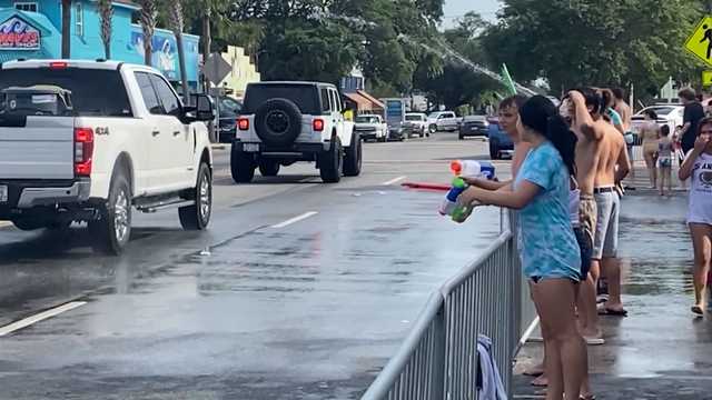 Tybee Island: Beach Bum Parade - Vimarsana News