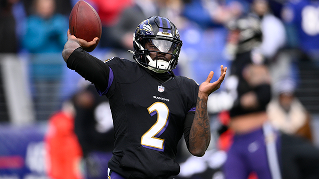 baltimore ravens quarterback tyler huntley (2) warms up before an nfl football game against the atlanta falcons, saturday, dec. 24, 2022, in baltimore.