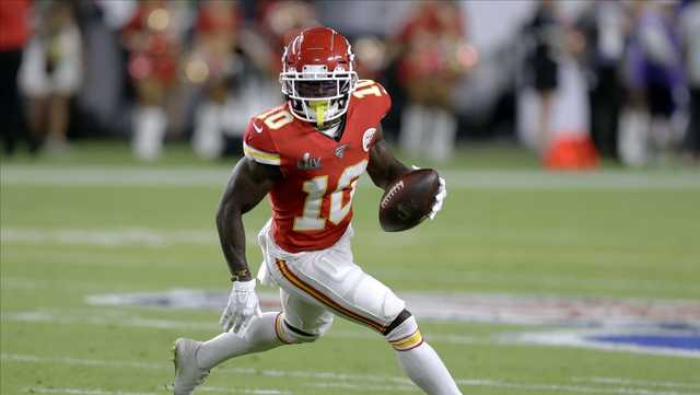 Report: Chiefs' Tyreek Hill clears COVID-19 protocols, expected to