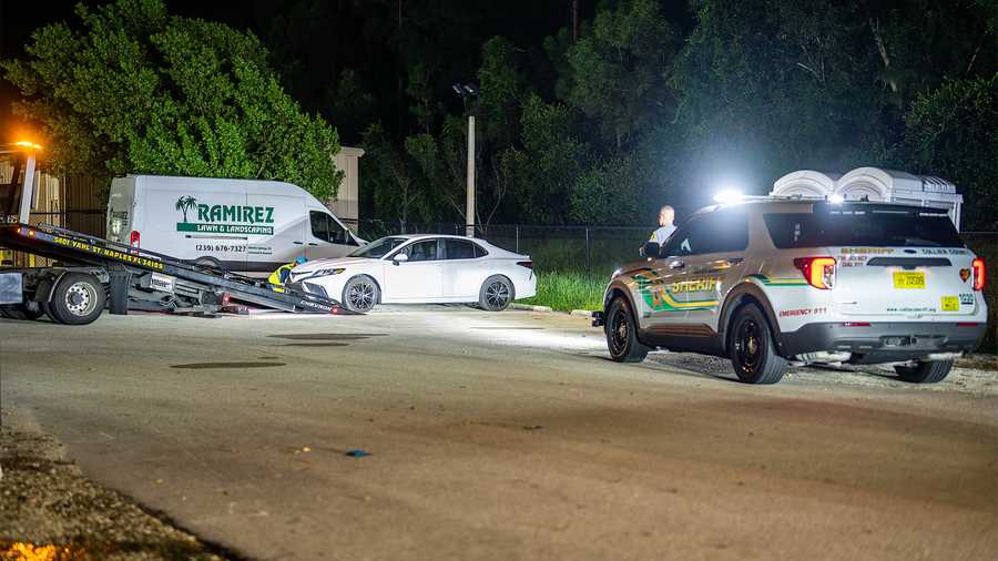 Driver taken into custody after leading Collier County deputies on chase