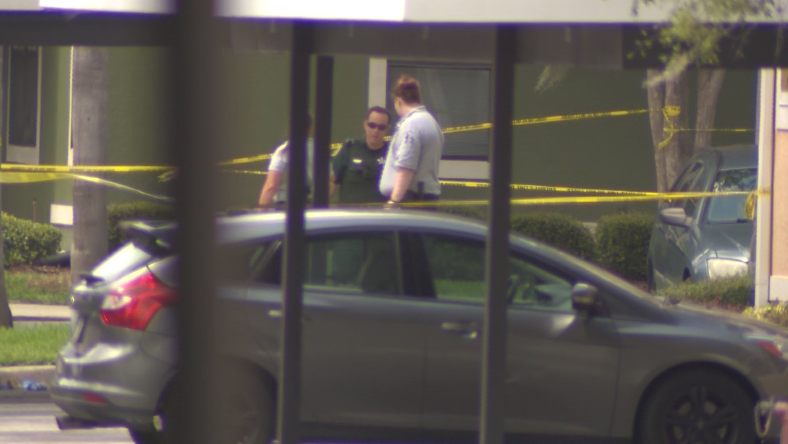 Man injured in shooting at apartment complex near UCF, deputies say