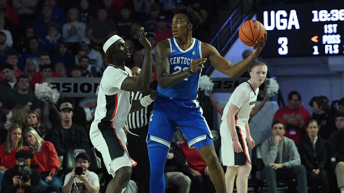 No. 6 Kentucky stumbles on the road at