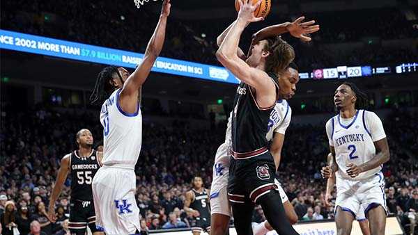 UK struggles to find rhythm as South Carolina upsets Wildcats