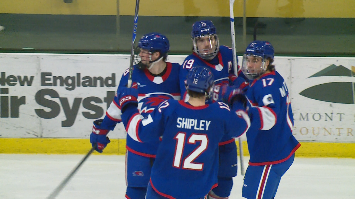 UVM men's hockey drops first game of latest weekend series against UMass Lowell