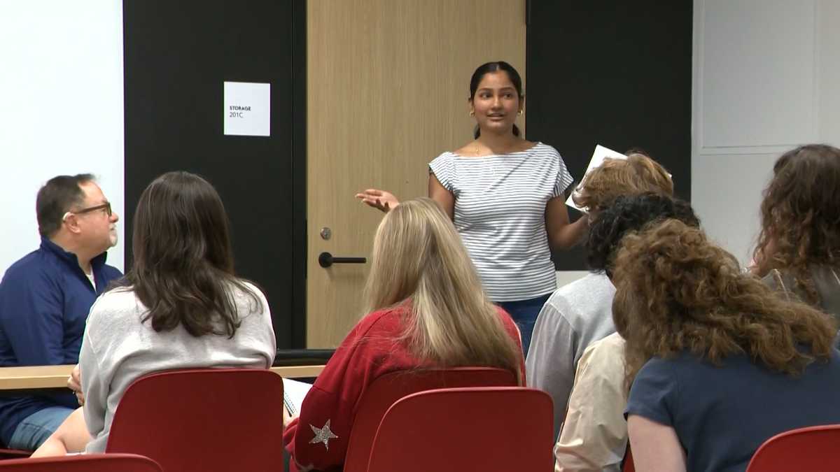 University of Arkansas students share concerns with city council members during town hall