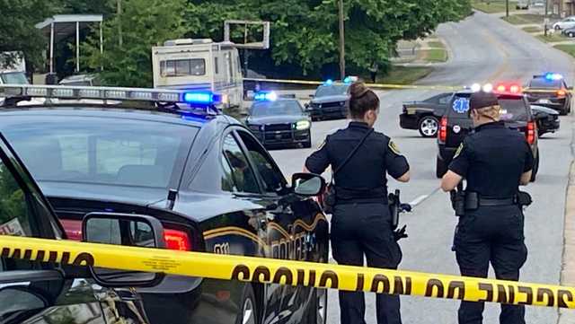 One dead in early morning shooting in Anderson parking lot - Vimarsana News