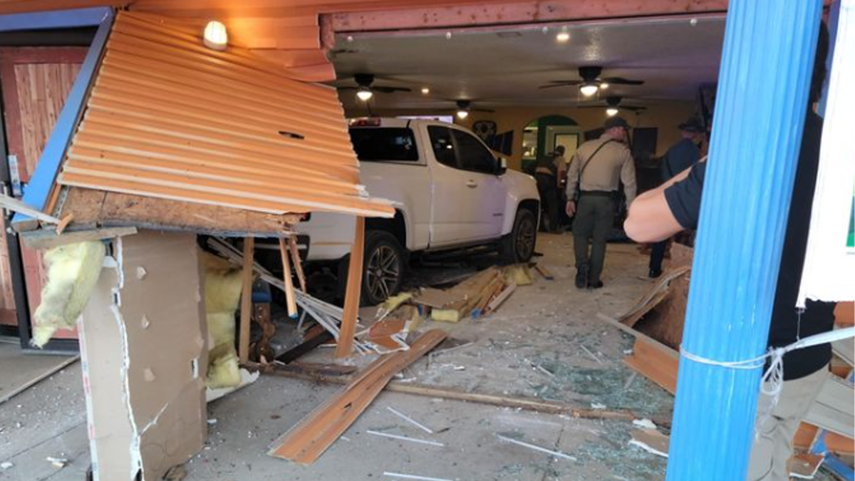 1 dies, 3 other hurt when truck crashes through wall of Barling restaurant