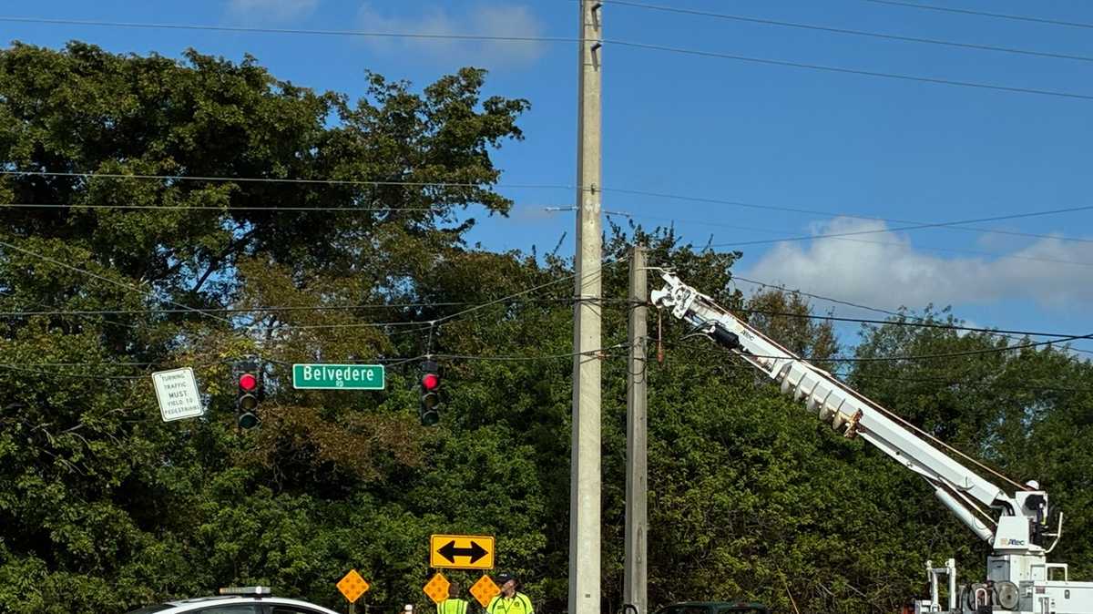 3 sent to hospital after vehicle crash in West Palm Beach