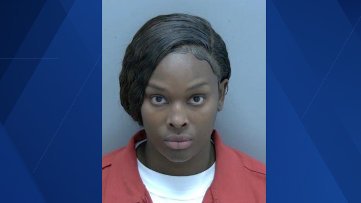 Fort Myers woman violates probation on charges of aggravated assault