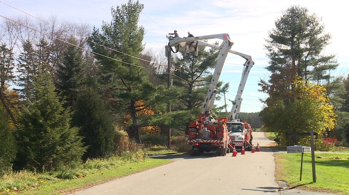 Thousands remain without power Monday following strong winds Saturday