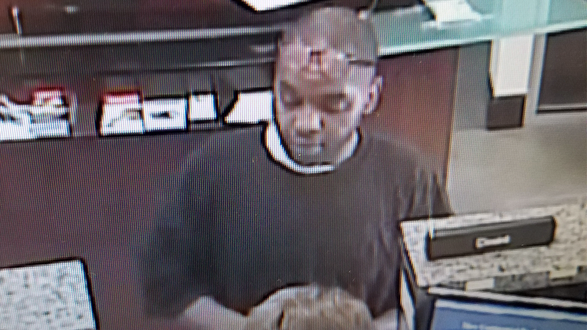 Short-statured man armed with pocket pistol sought in Trussville bank ...