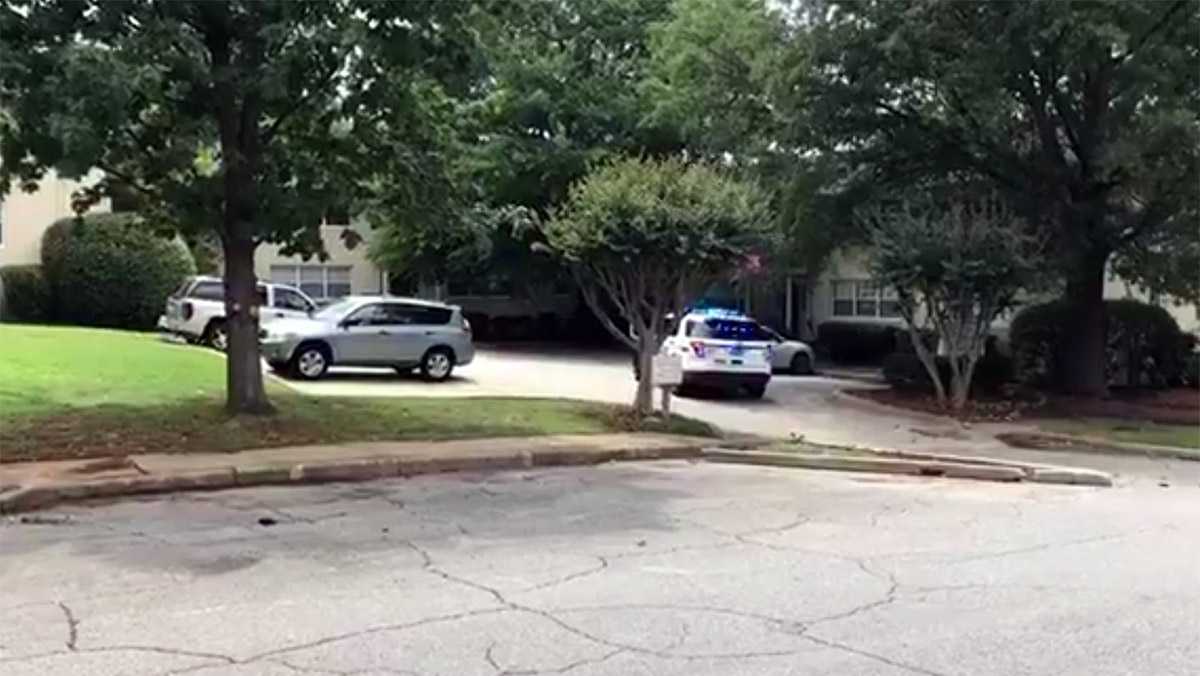 Birmingham police investigating shooting at Highland Park condos