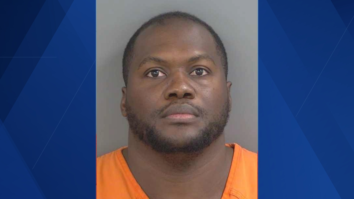 Naples man arrested for stealing purse left in shopping cart