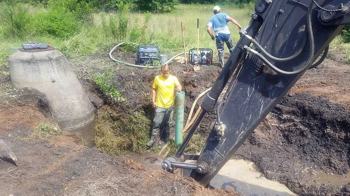 Crews working to repair broken water line in Pelham