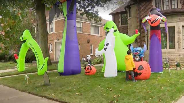8-year-old boy saves up money for months for Halloween display - Vimarsana News