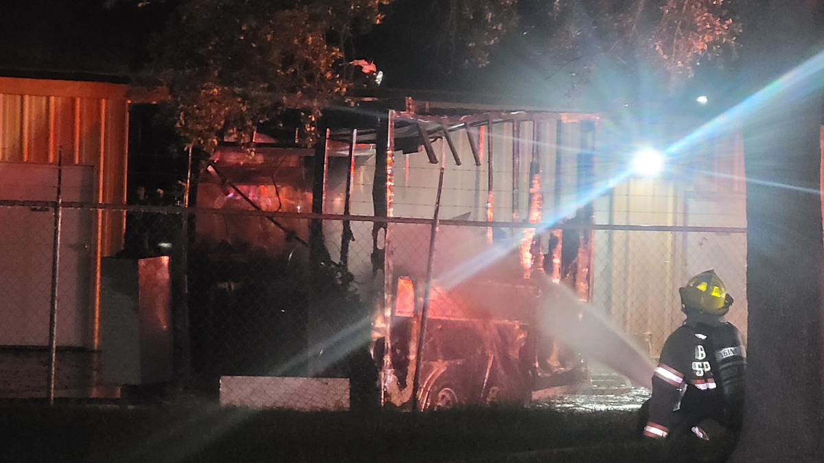 'Between the Bunz' food truck destroyed in Bonita Springs fire