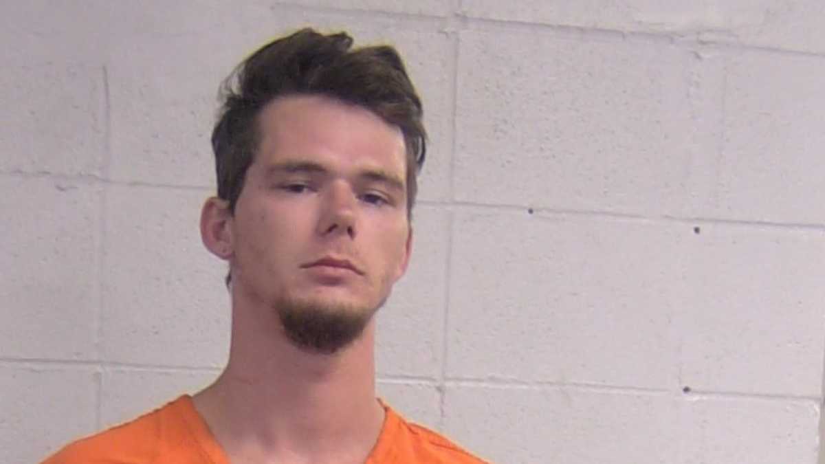 Man arrested after person killed in Gene Snyder ramp crash