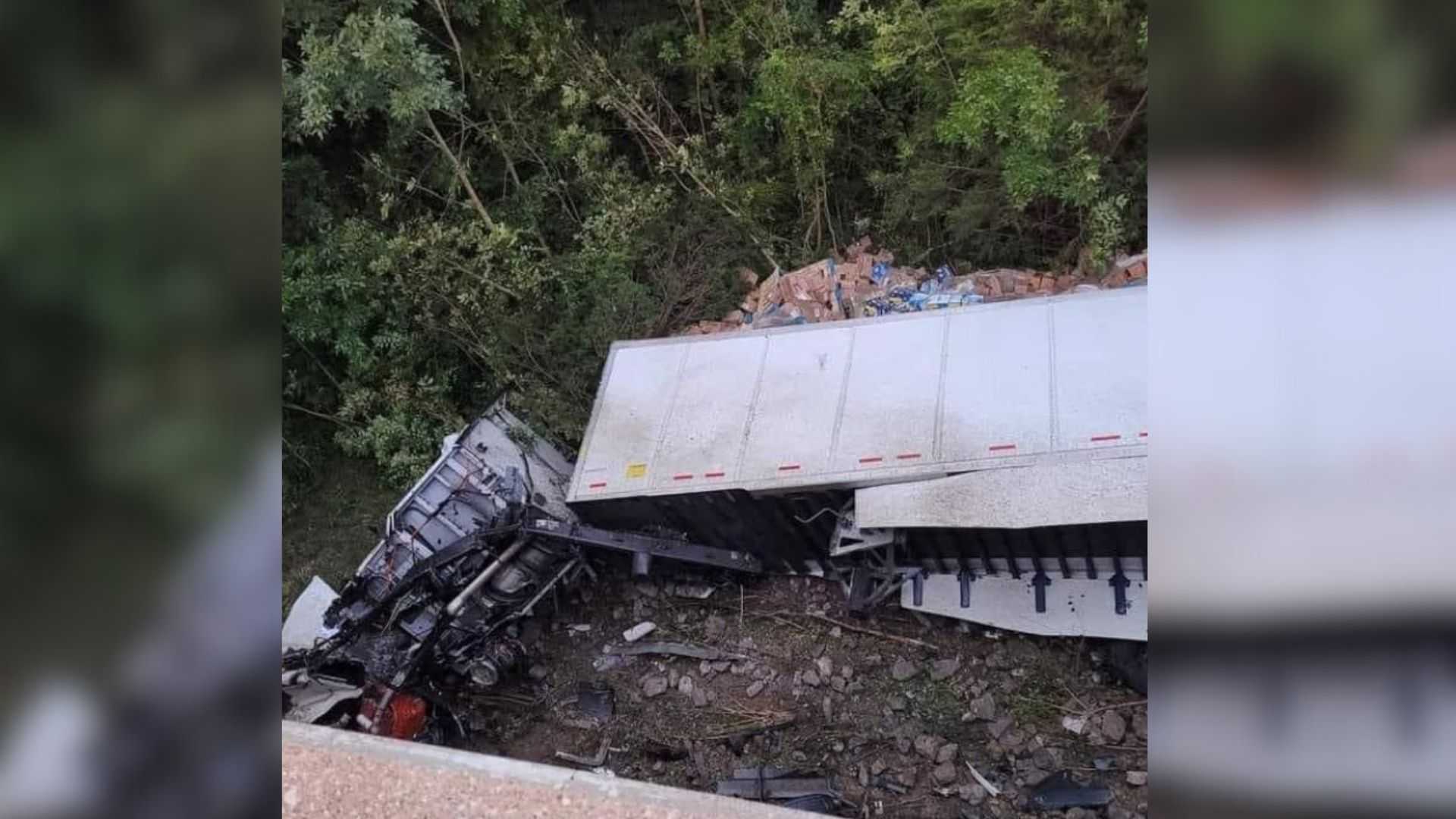 Semi-truck Crashes Below Bridge Off I-65 In Bullitt County