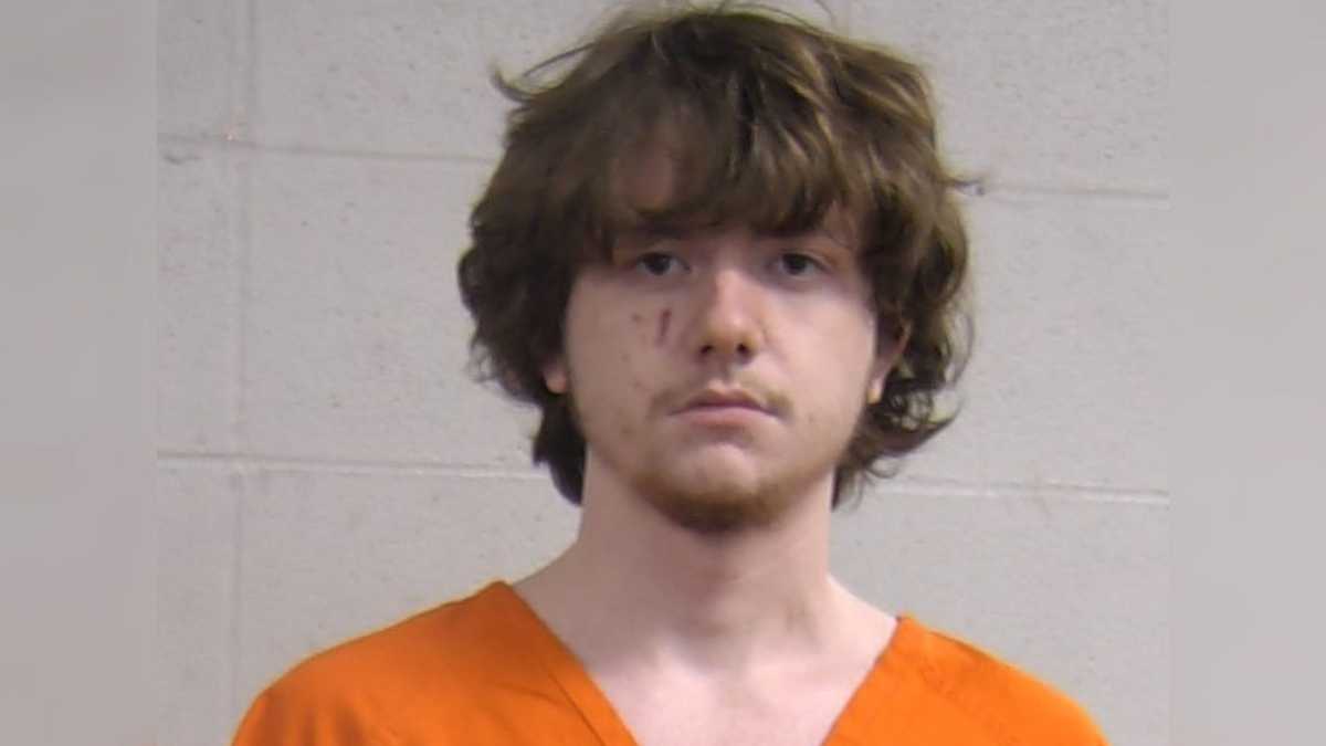 Louisville gas station shooting suspect arrested, charged with murder