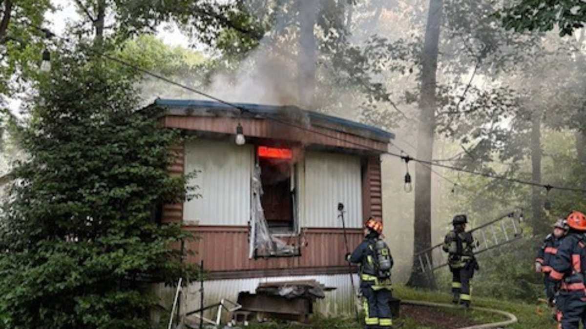 Bullitt County mobile home fire put out by crews