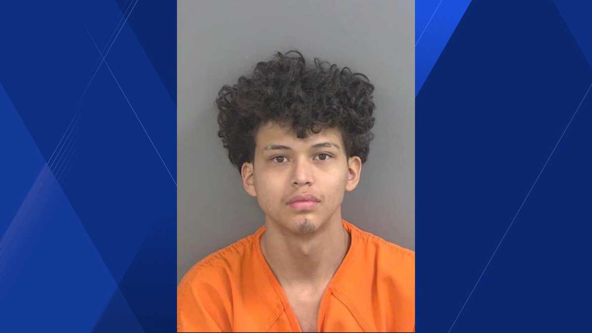 Immokalee man accused of luring and enticing children while wearing mask