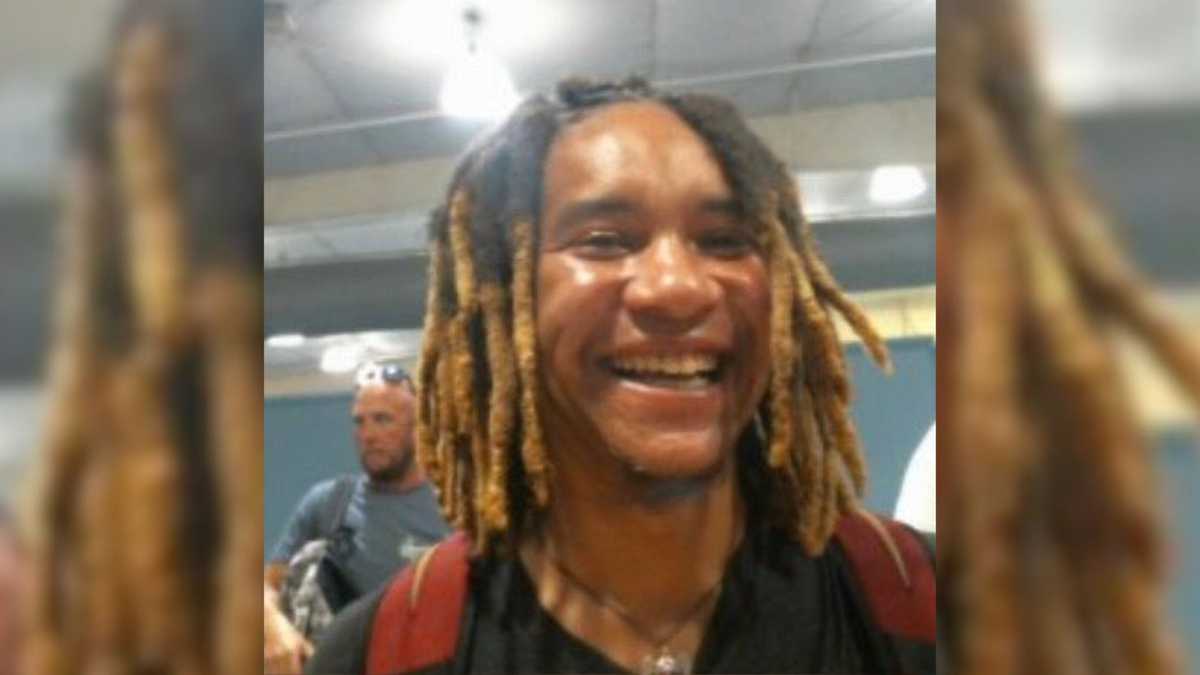 Carnival cruise ship passengers jumped overboard, officials say Carnival cruise ship passengers jumped overboard, officials say