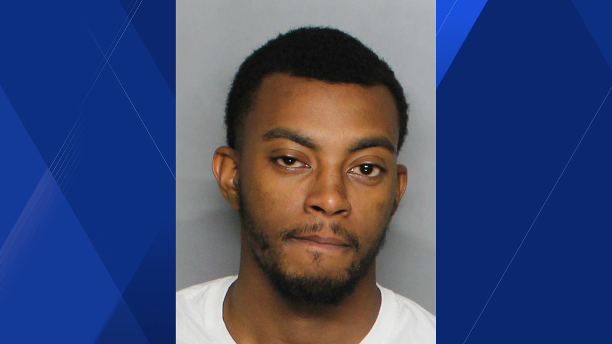 Charlotte County driver accused of having license plate frame blocking letters