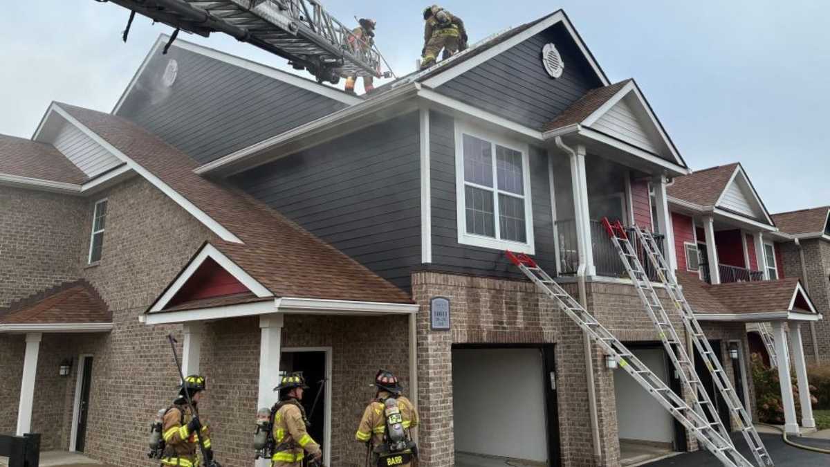 Man hospitalized after apartment fire in east Louisville