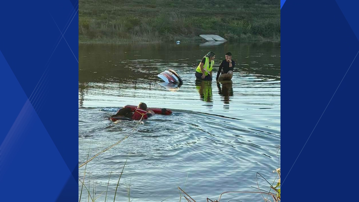 2 people rescued after vehicle crashes into retention pond near I-75 ...
